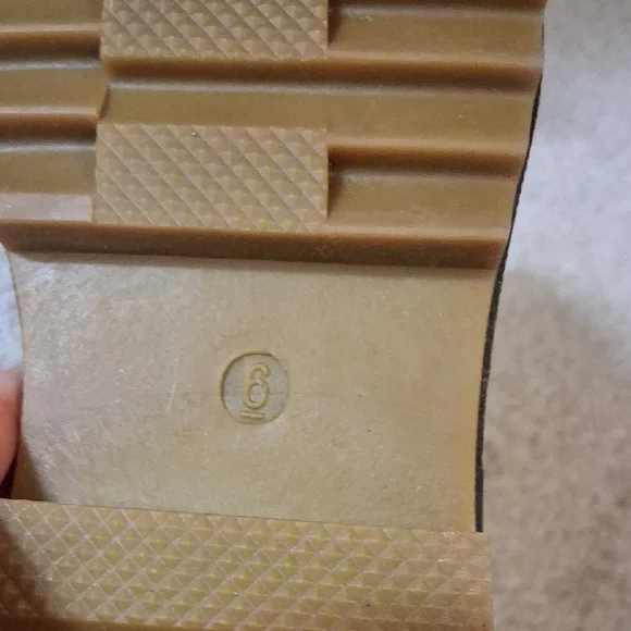 Dream Pairs Gray Ankle Boots with Faux Fur - Picture 4 of 15